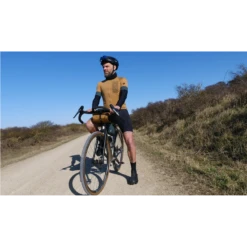 Borsa Bikepacking Al Manubrio AGU VENTURE ROLL 1,5 Litri Vintage -Vendite PERUZZO borsa bikepacking al manubrio agu venture roll 15 litri vintage 2